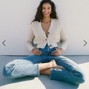 Madewell The Mid-Rise Perfect Vintage Jean in Ainsdale Wash: Knee-Rip Edition